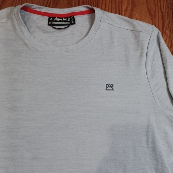 Avalanche Lightweight Sweatshirt sz:Medium EXCELLENT QUALITY/ CONDITION - Picture 3 of 4